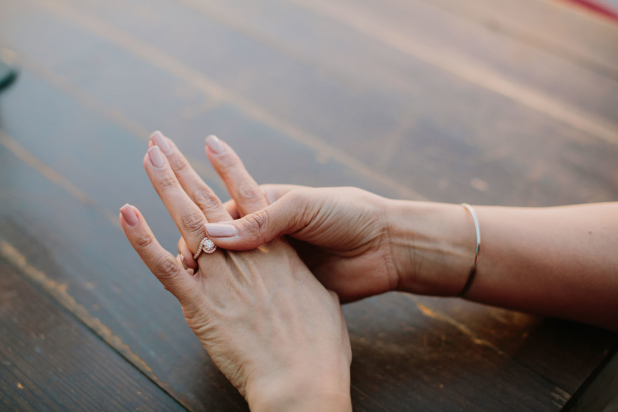 Sweet & Snuggly Urban Engagement – Photo by Let's Frolic Together