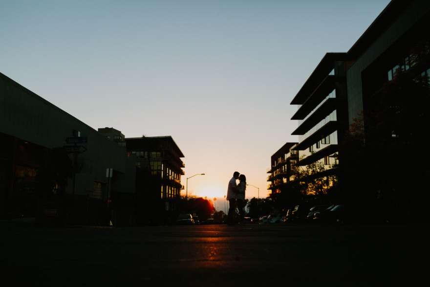 Sweet & Snuggly Urban Engagement – Photo by Let's Frolic Together