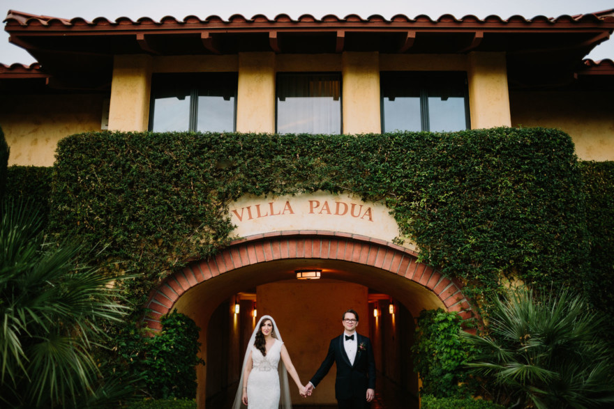 Old World Palm Springs Love – Photo by Let's Frolic Together