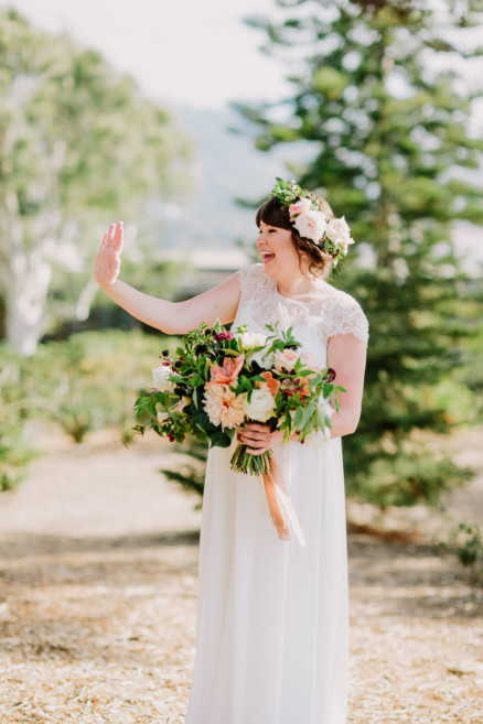 Laid-Back & Lovely Seaside Wedding – Photo by Let's Frolic Together