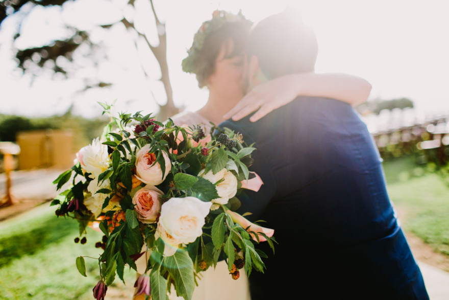 Laid-Back & Lovely Seaside Wedding – Photo by Let's Frolic Together