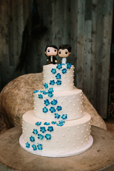 A Chic and Modern Outdoor Wedding – Photo by Let's Frolic Together