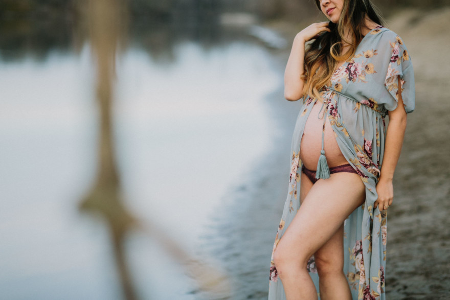 Dreamily Awaiting Motherhood – Photo by Let's Frolic Together