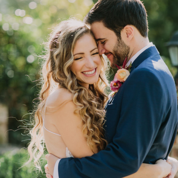 Lovebirds at Hummingbird Nest Ranch &ndash; Photo by Let's Frolic Together