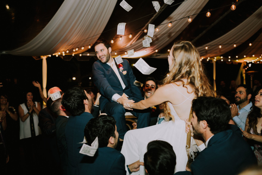 Lovebirds at Hummingbird Nest Ranch – Photo by Let's Frolic Together
