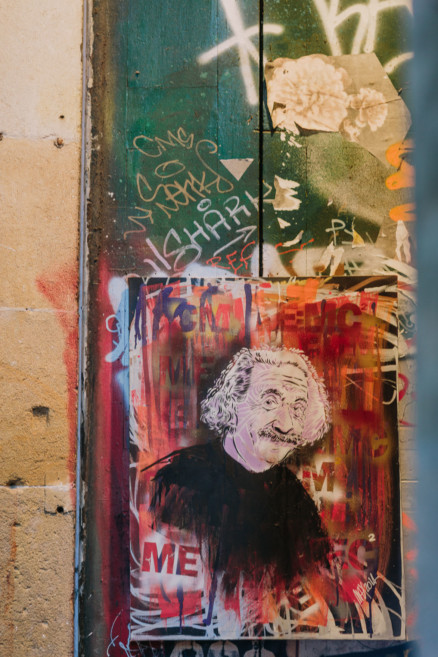 Alleys and Art in Barcelona – Photo by Let's Frolic Together