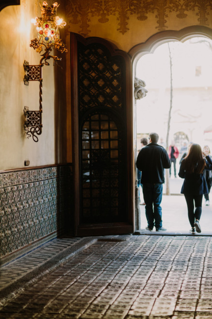 Alleys and Art in Barcelona – Photo by Let's Frolic Together