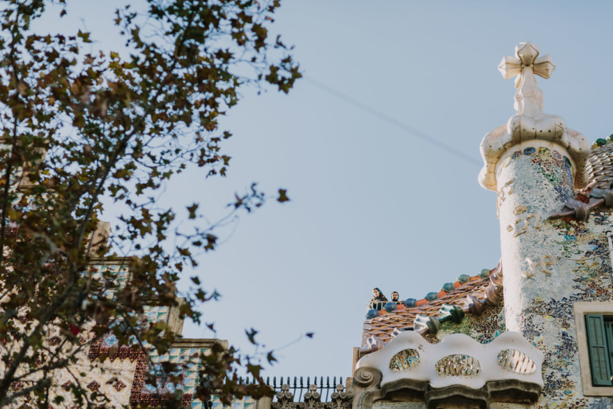 Alleys and Art in Barcelona – Photo by Let's Frolic Together