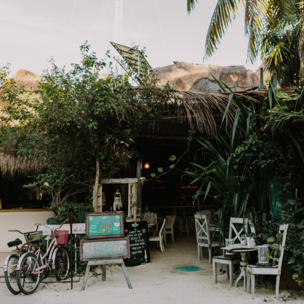 Seaside Color and Life in Tulum &ndash; Photo by Let's Frolic Together