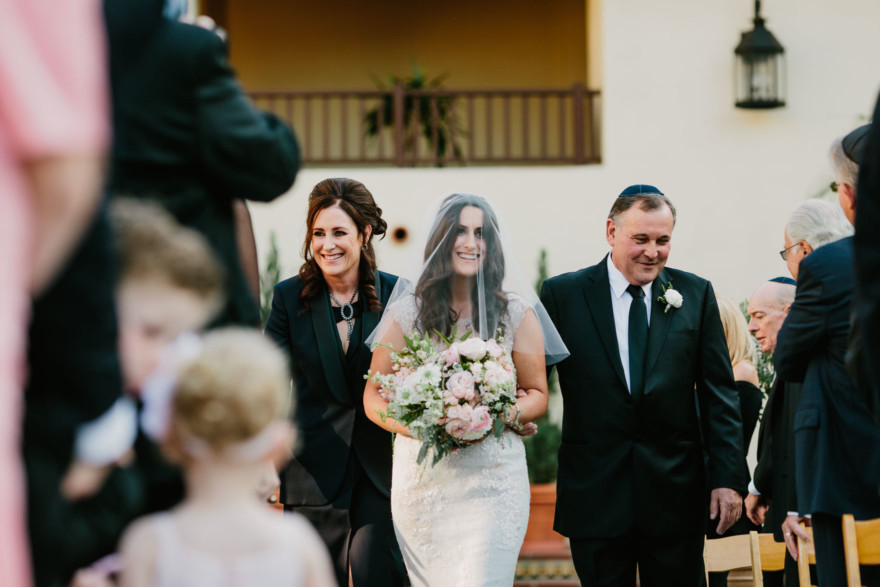 Love at the Estancia in La Jolla – Photo by Let's Frolic Together