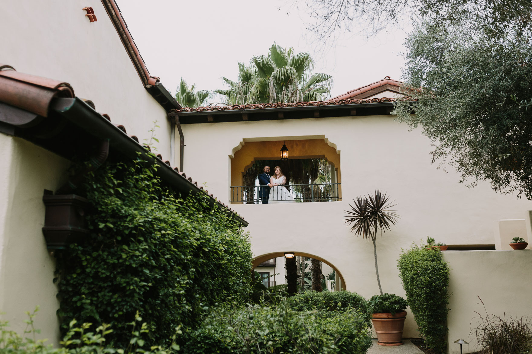 Playful La Jolla Estancia Wedding – Photo by Let's Frolic Together