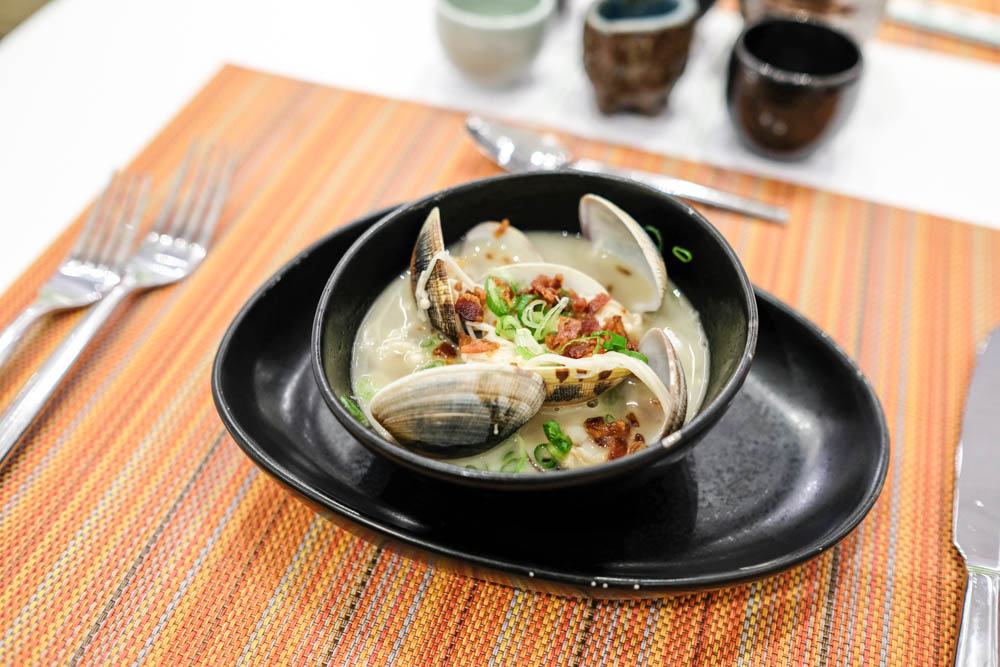 Chef slipped in an extra dishes for us to try with the Hizo Otokoyama, clams in bacon dashi.