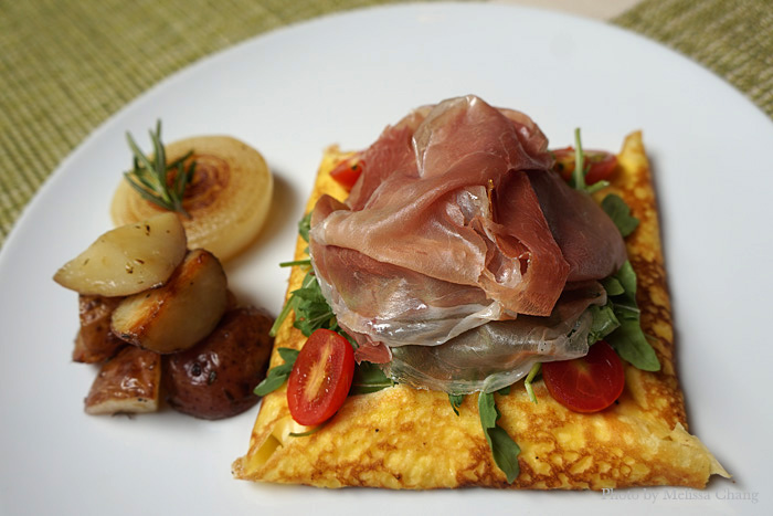 The prosciutto rucola ($13.95) also has a new look, with unexpected flavors that I liked. The crepe is filled with egg salad and topped with emmentaler cheese, arugula, tomatoes and prosciutto, making it a play on a ham-and-egg salad sandwich.