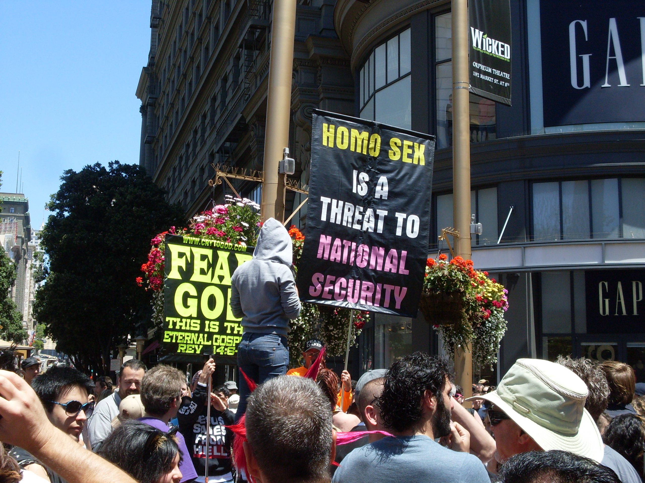 Homosexuality argumentative essay image