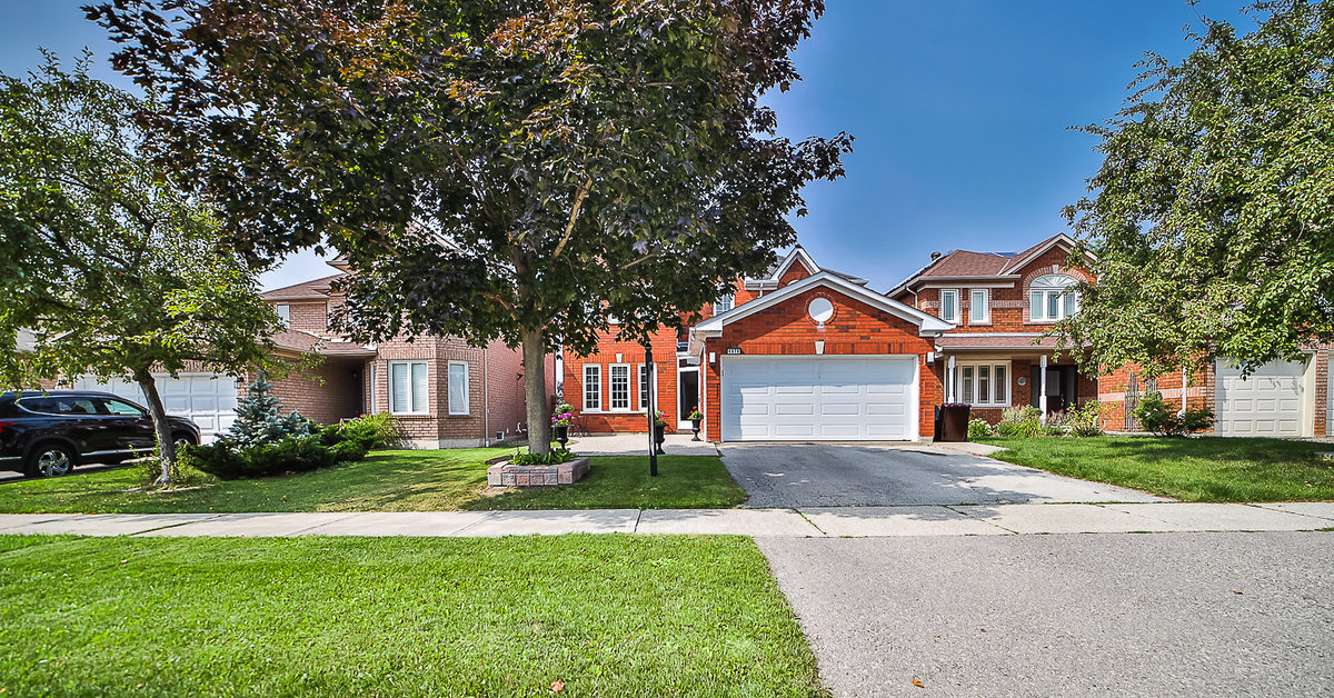 6878 Forest Park Drive