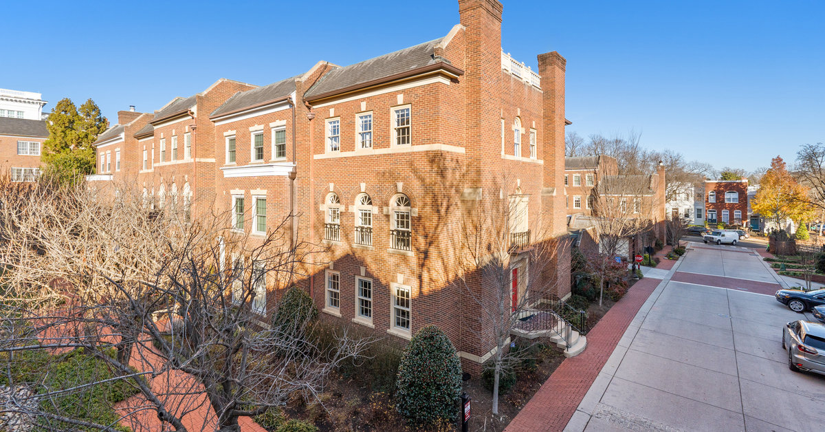 3525 Winfield Ln NW Washington Fine Properties, LLC