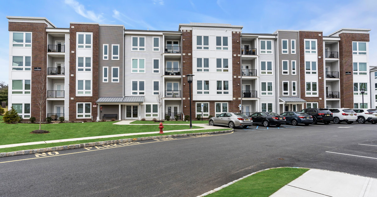 1 Vanderbilt Blvd Unit 205, Florham Park, NJ 07932 Rela