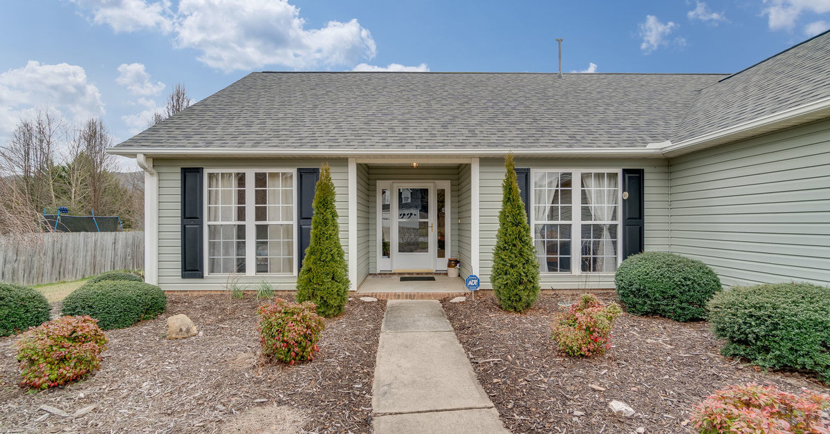 51 Rolling Meadow Road