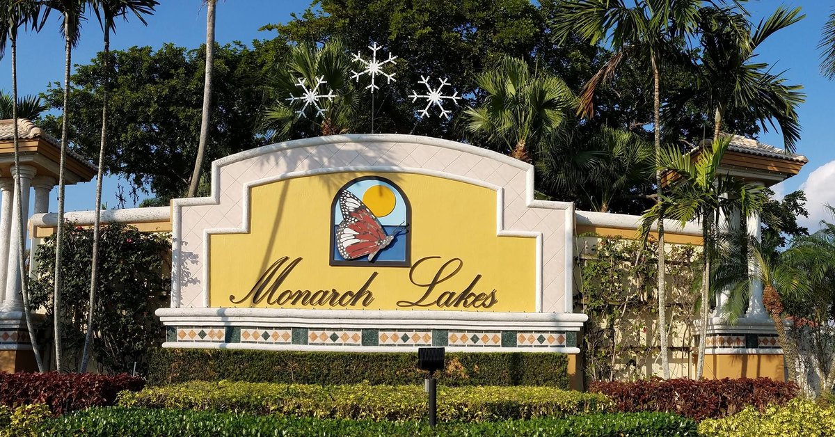 Monarch Lakes Luxe Properties, LLC