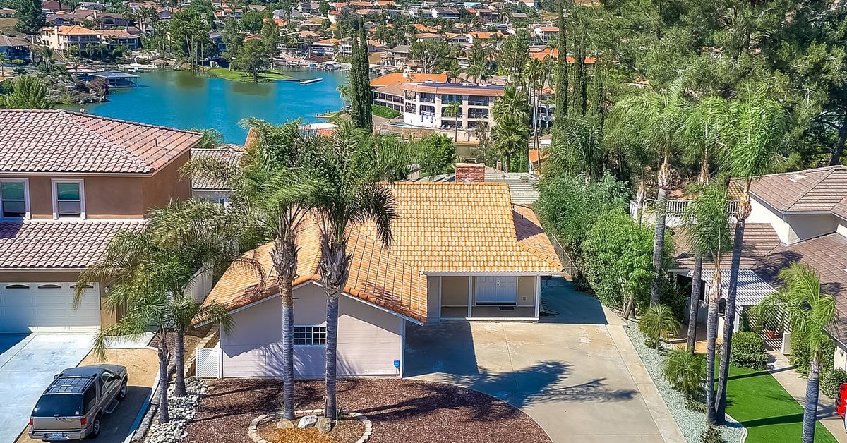 22720 Canyon Lake Dr S