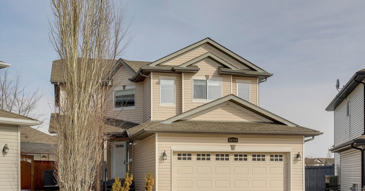 11704 13 Ave SW, Edmonton, AB T6W 0C1 Rela