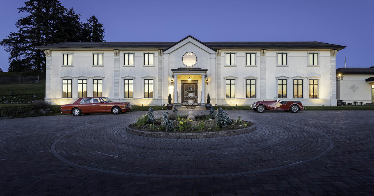 1700 Mount Newton Cross Road, Central Saanich, BC V8M1L1 Rela