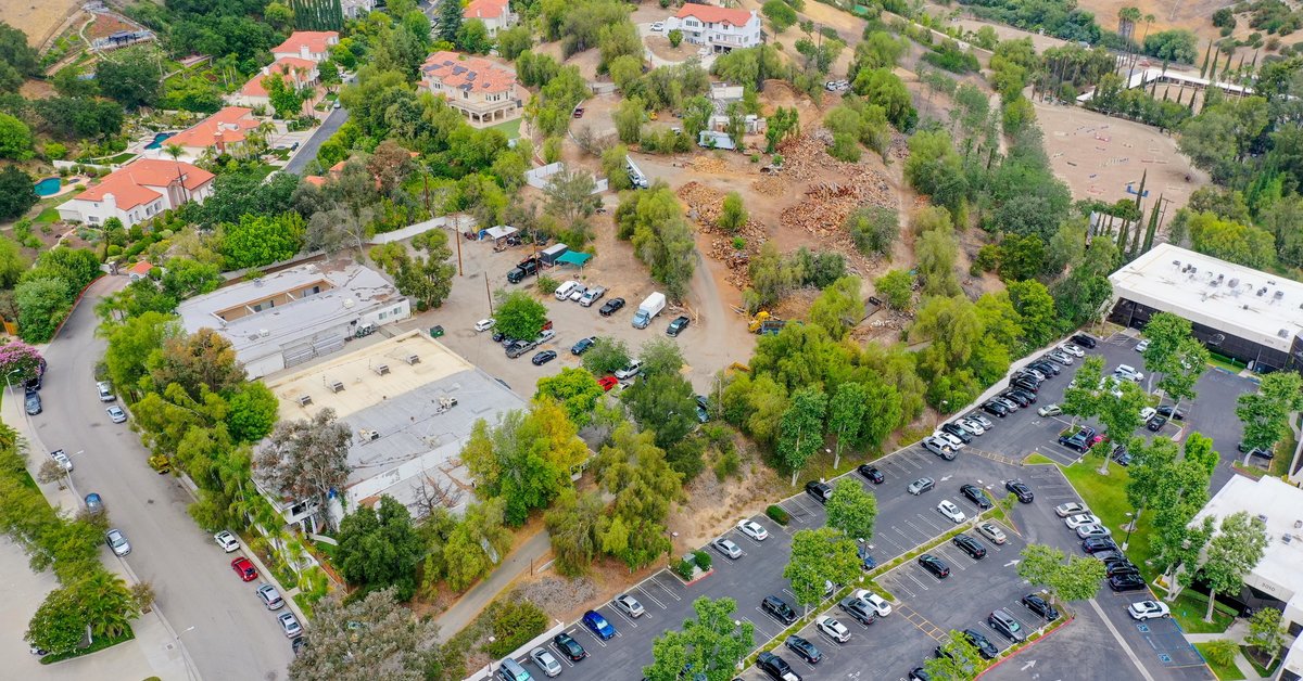 50225038 Parkway Calabasas