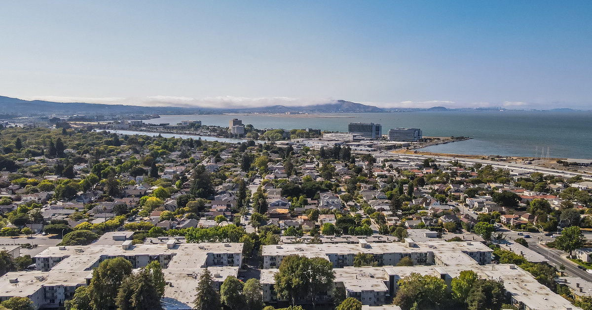 Homes at Woodlake in San Mateo