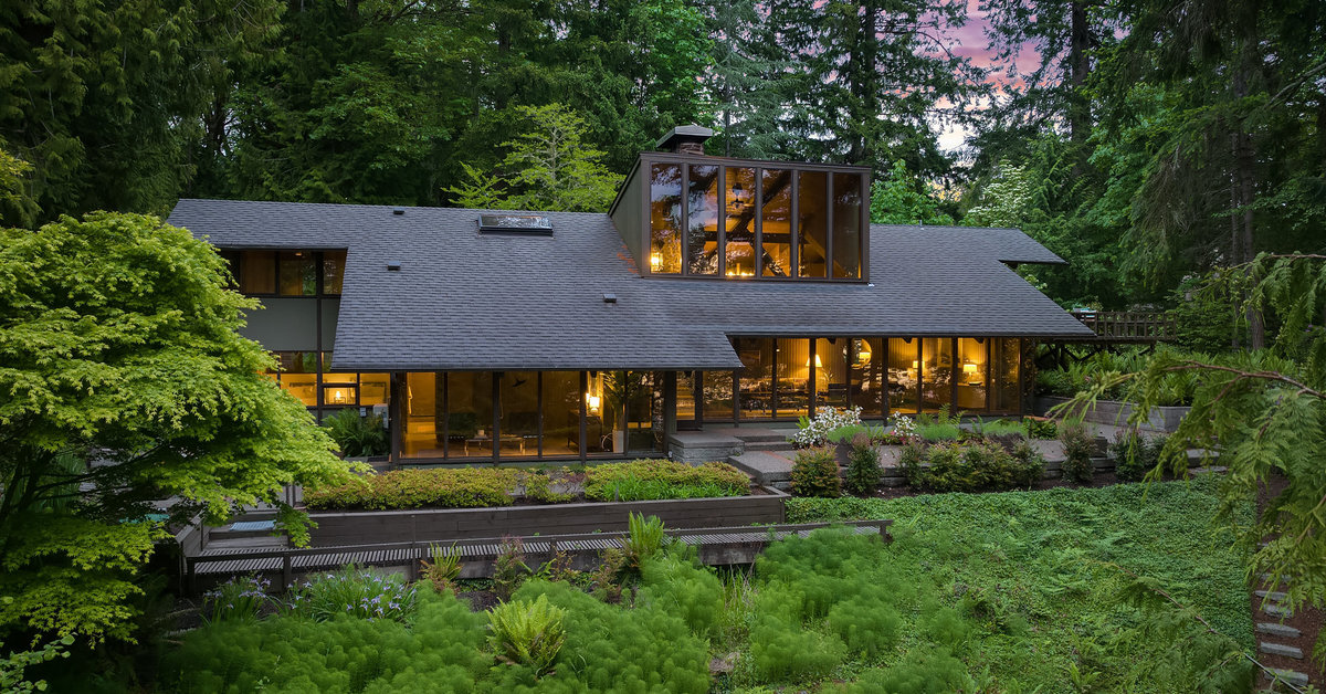 Waterfront MidCentury Modern