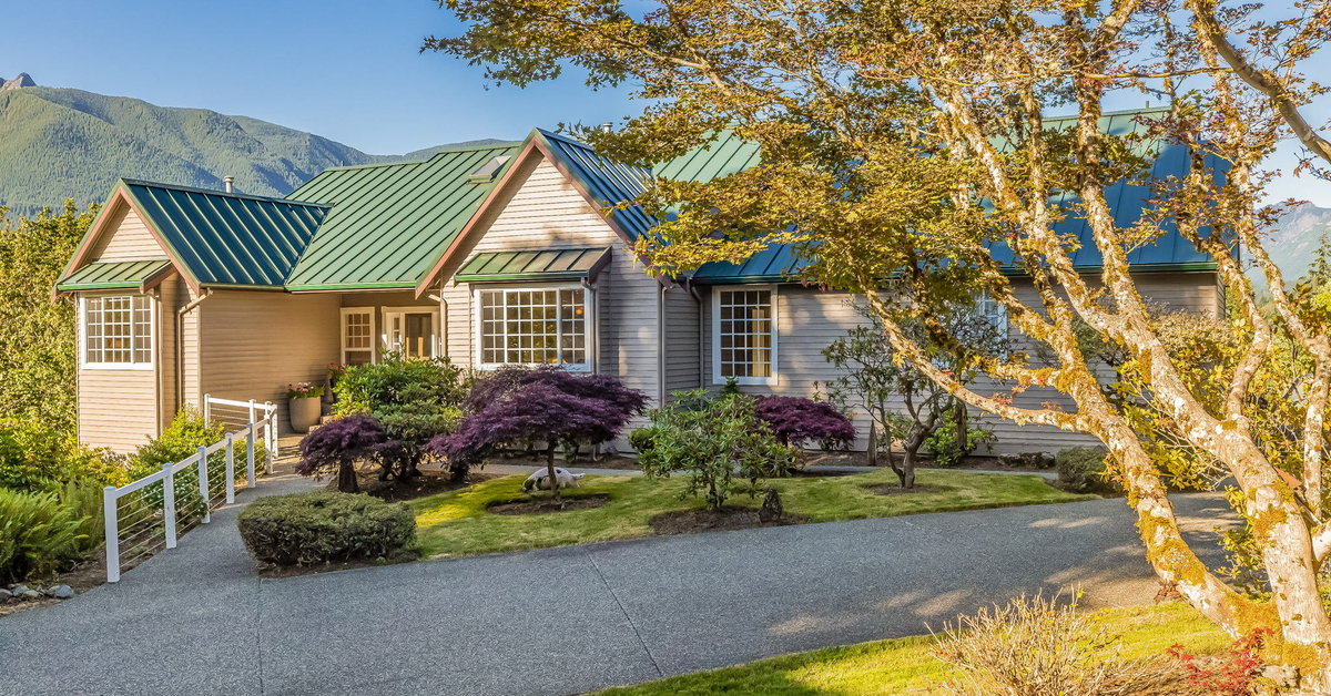 North Bend View Estate John L. Scott Real Estate