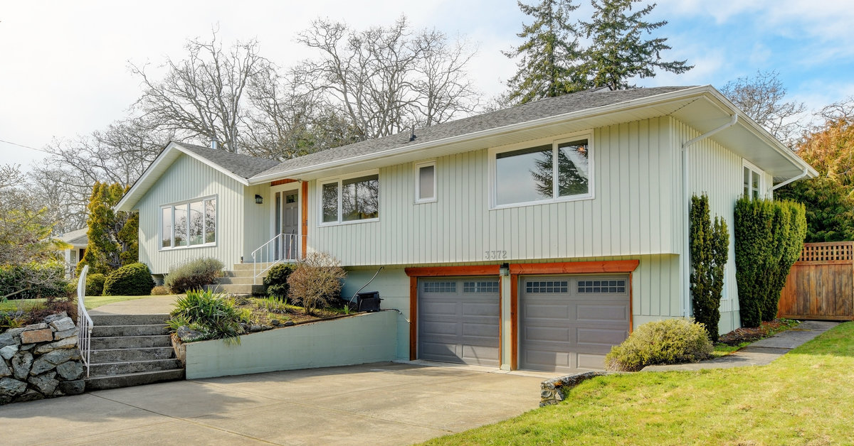 3372 Henderson Road, Victoria, BC V8P 5A7 Rela