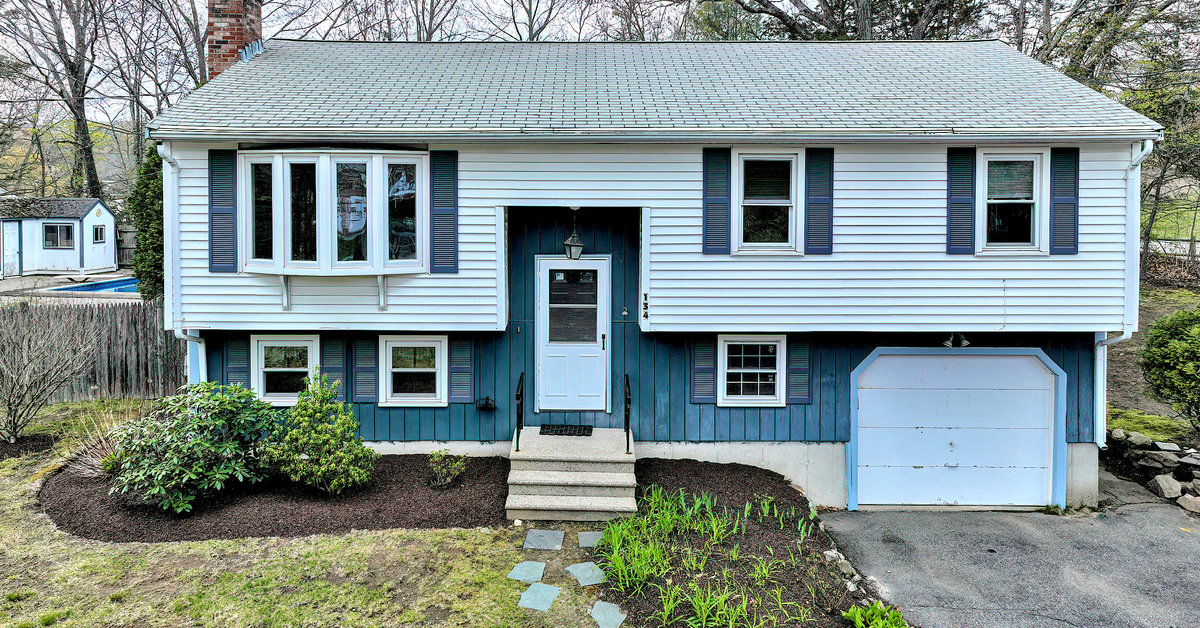 134 Oak Street, Ashland