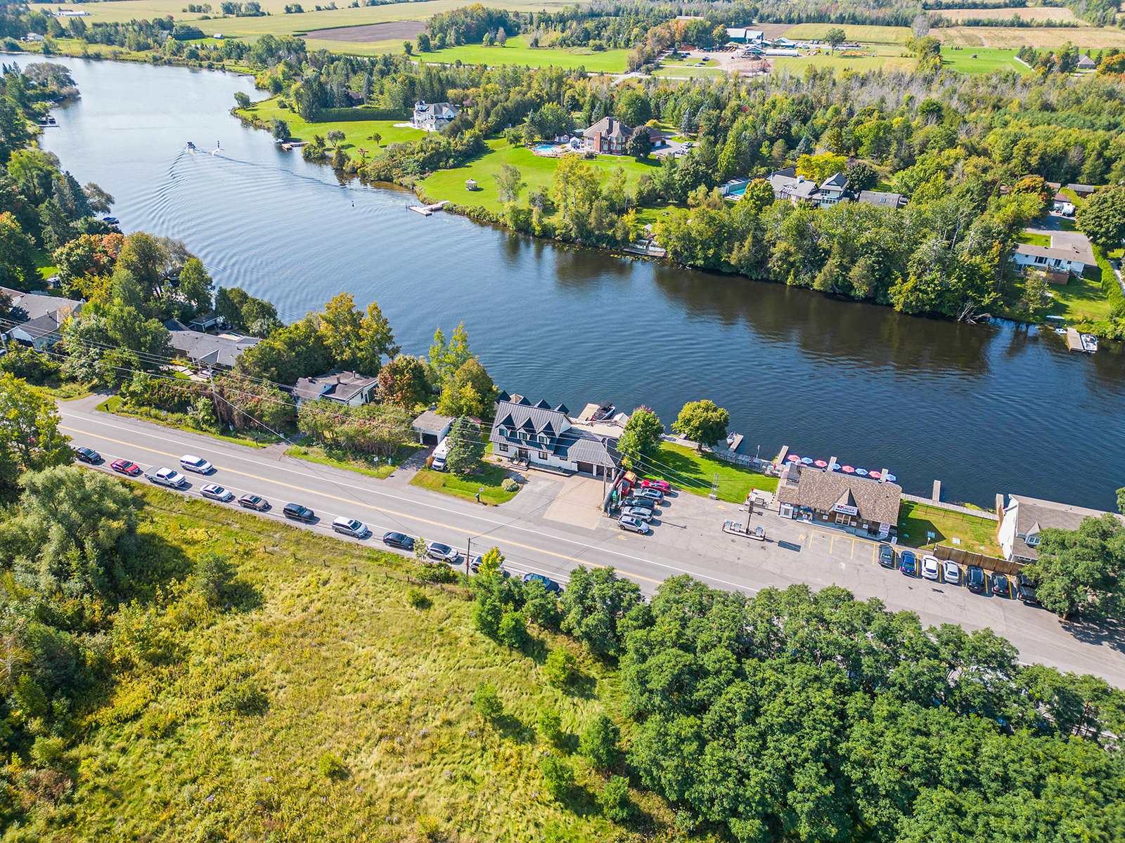 1990 River Road Manotick ON