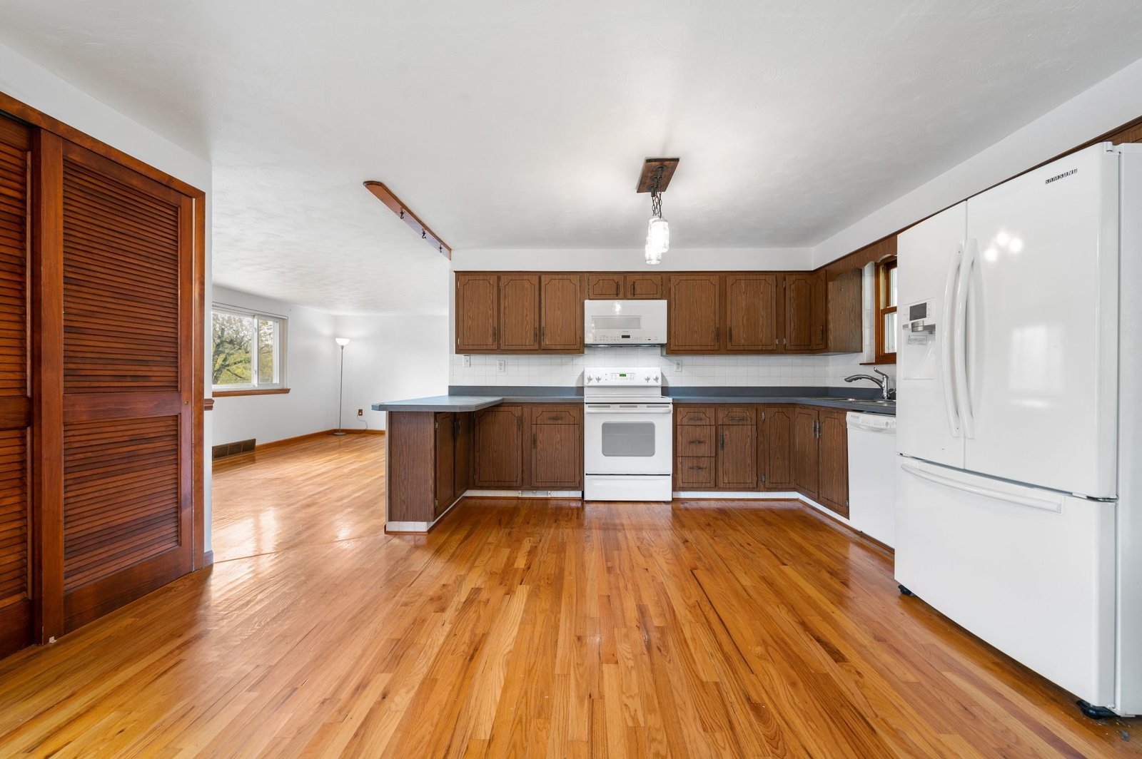 139 Holstein Drive, Oakdale, PA 15071 Piatt Sotheby's International