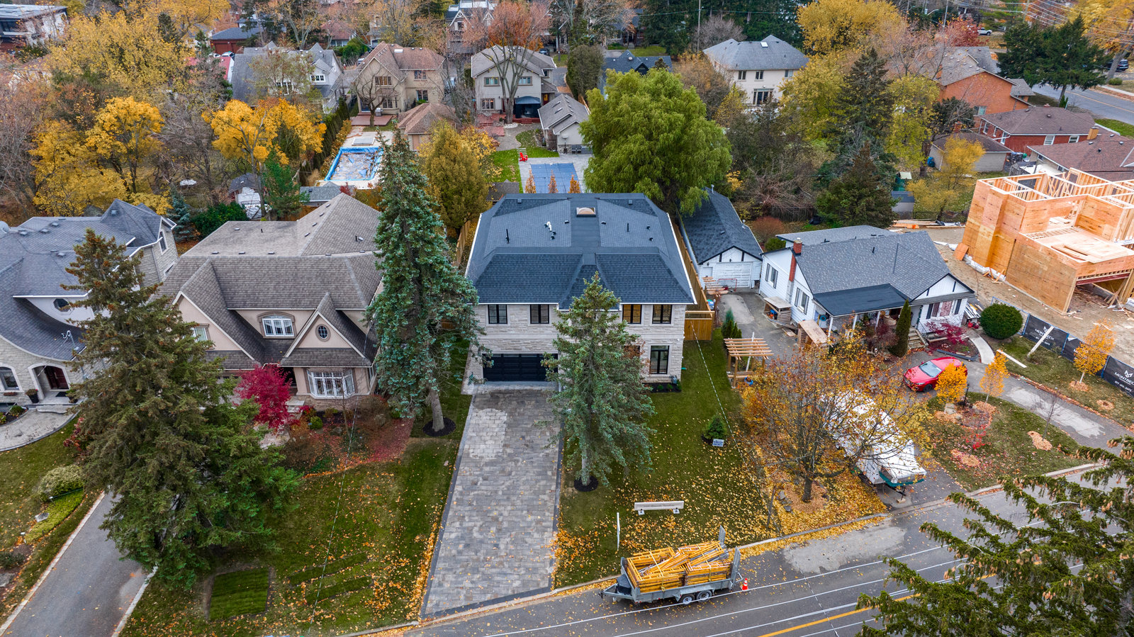 1300 Mineola Gardens