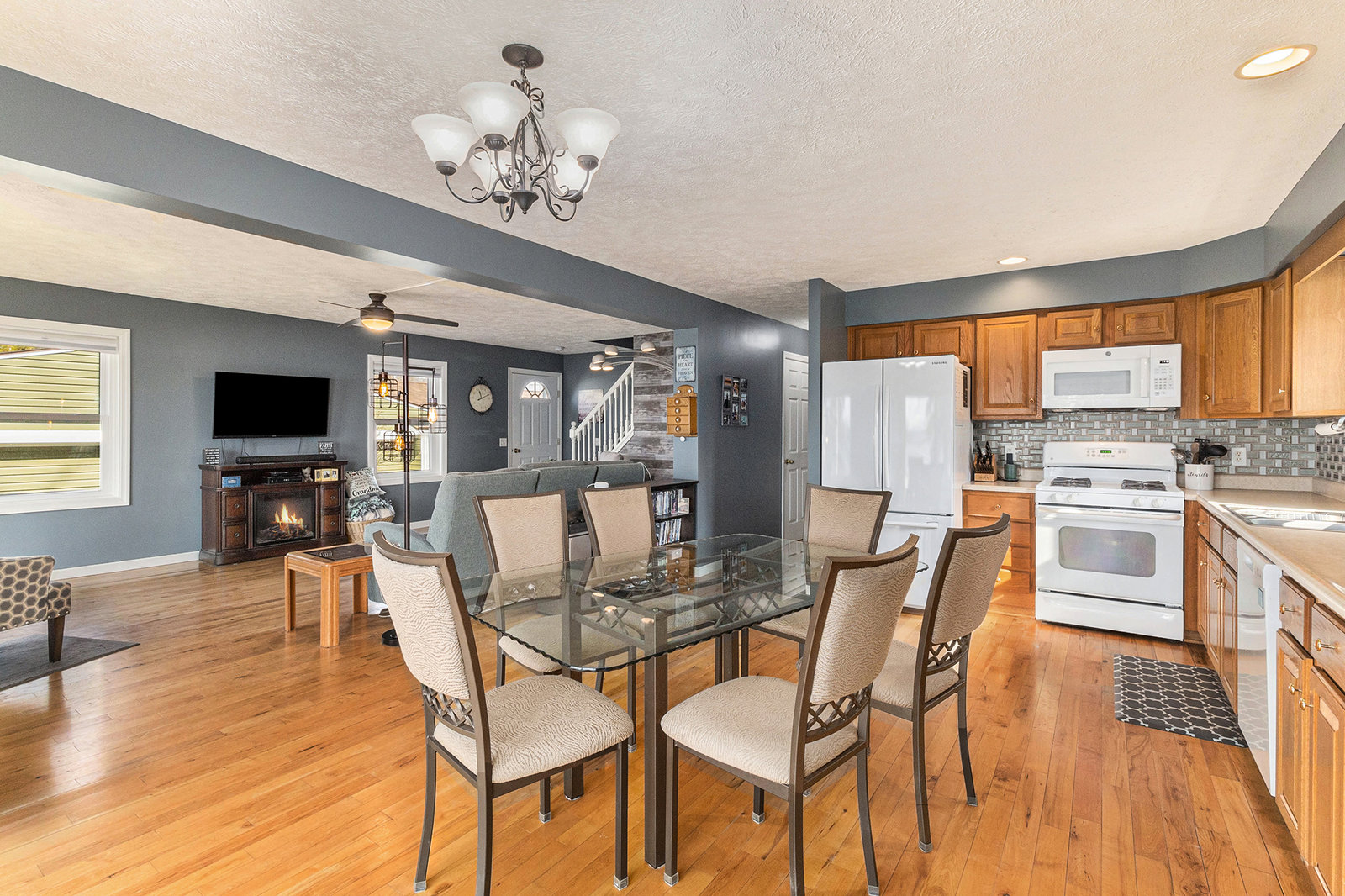 9900 Blue Water Drive