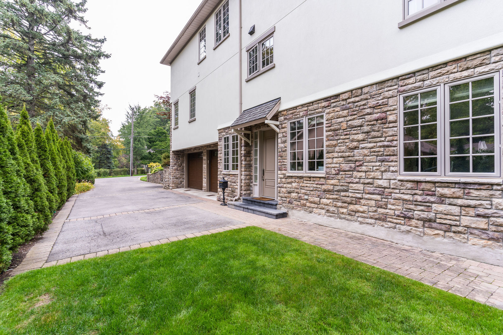 1208 Birchview Drive