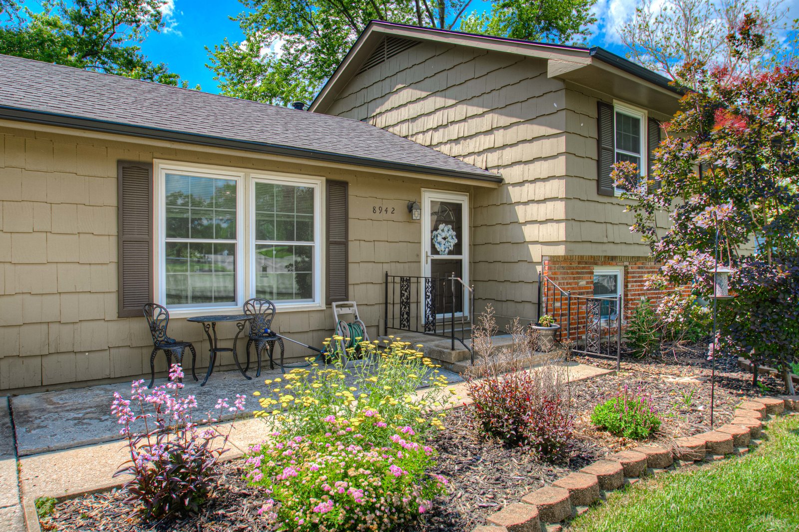 8942 N Oak Trafficway