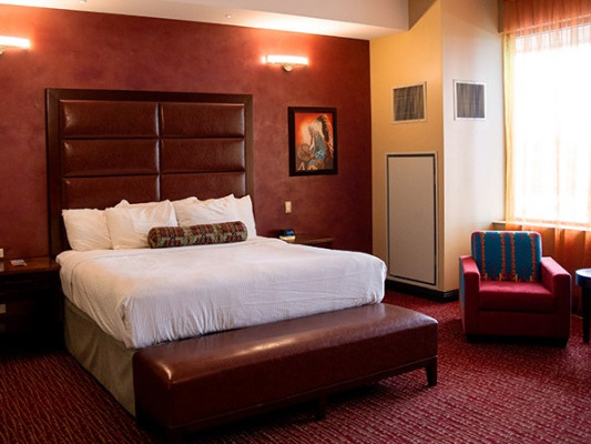 Gary Allan Hotel Package