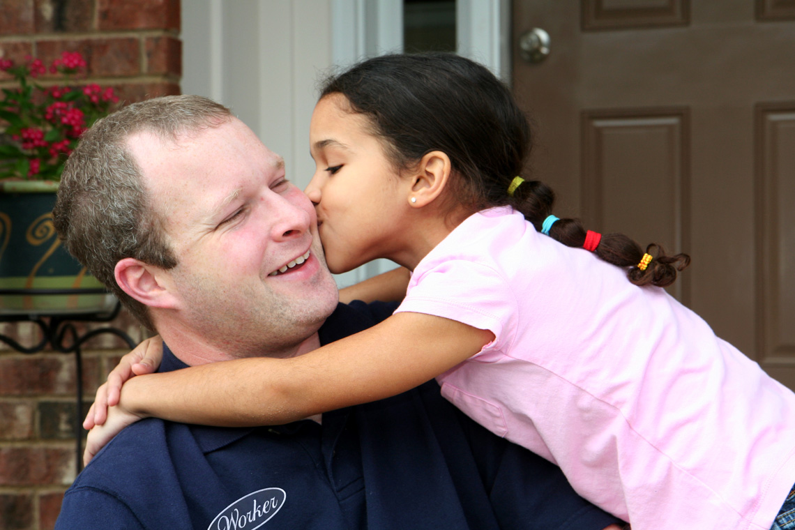 Did a Father's Hugs Give His Daughter Mesothelioma? Image
