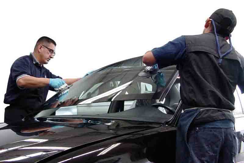 How to Find the Best Auto Glass Company in Fundly