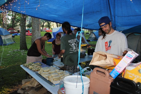 Sweet Om family preparing a meal! Sweet Om family preparing a meal!