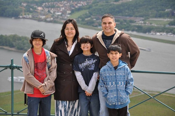 L-R Shawn, Cande, Zhon, John, Ian L-R Shawn, Cande, Zhon, John, Ian