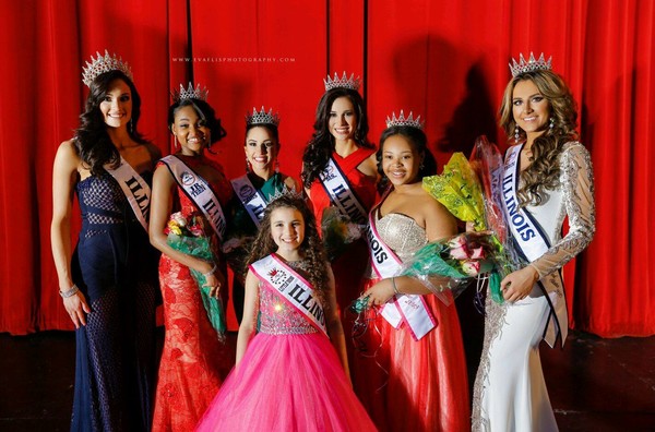 Introducing the newly crowned Queens of the Class of 2015 Miss Illinois United States Organization! My Sister Queens and I are all headed to Washington, DC in July to compete in Nationals! Introducing the newly crowned Queens of the Class of 2015 Miss Illinois United States Organization! My Sister Queens and I are all headed to Washington, DC in July to compete in Nationals!