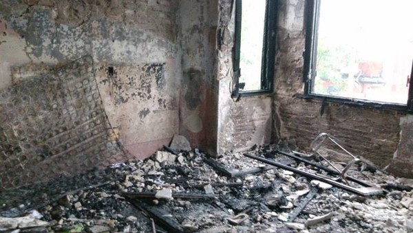A part of the damage that the flat caused A part of the damage that the flat caused
