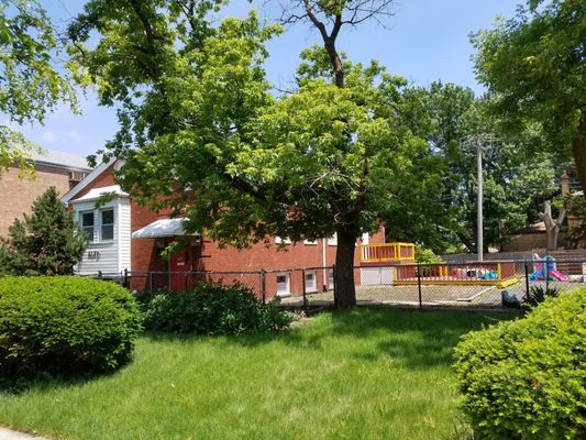 Alpha Montessori School Logo