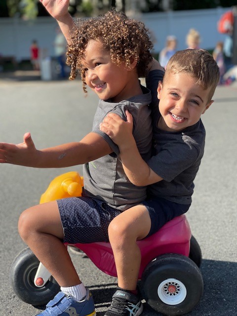 The Shirat Hayam Center For Early Education Logo