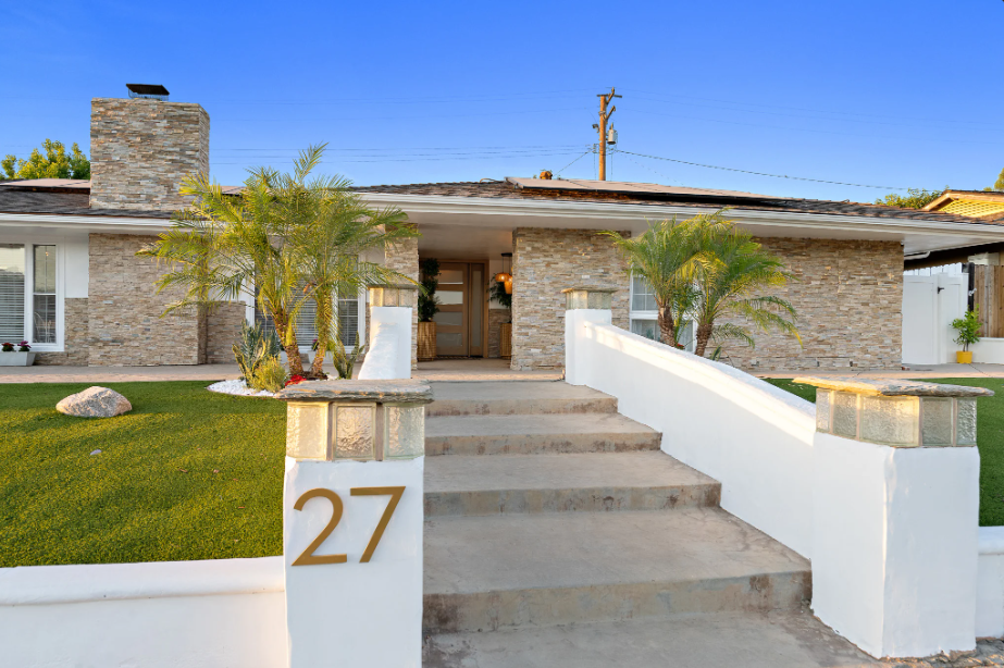 Photo gallery image - 0