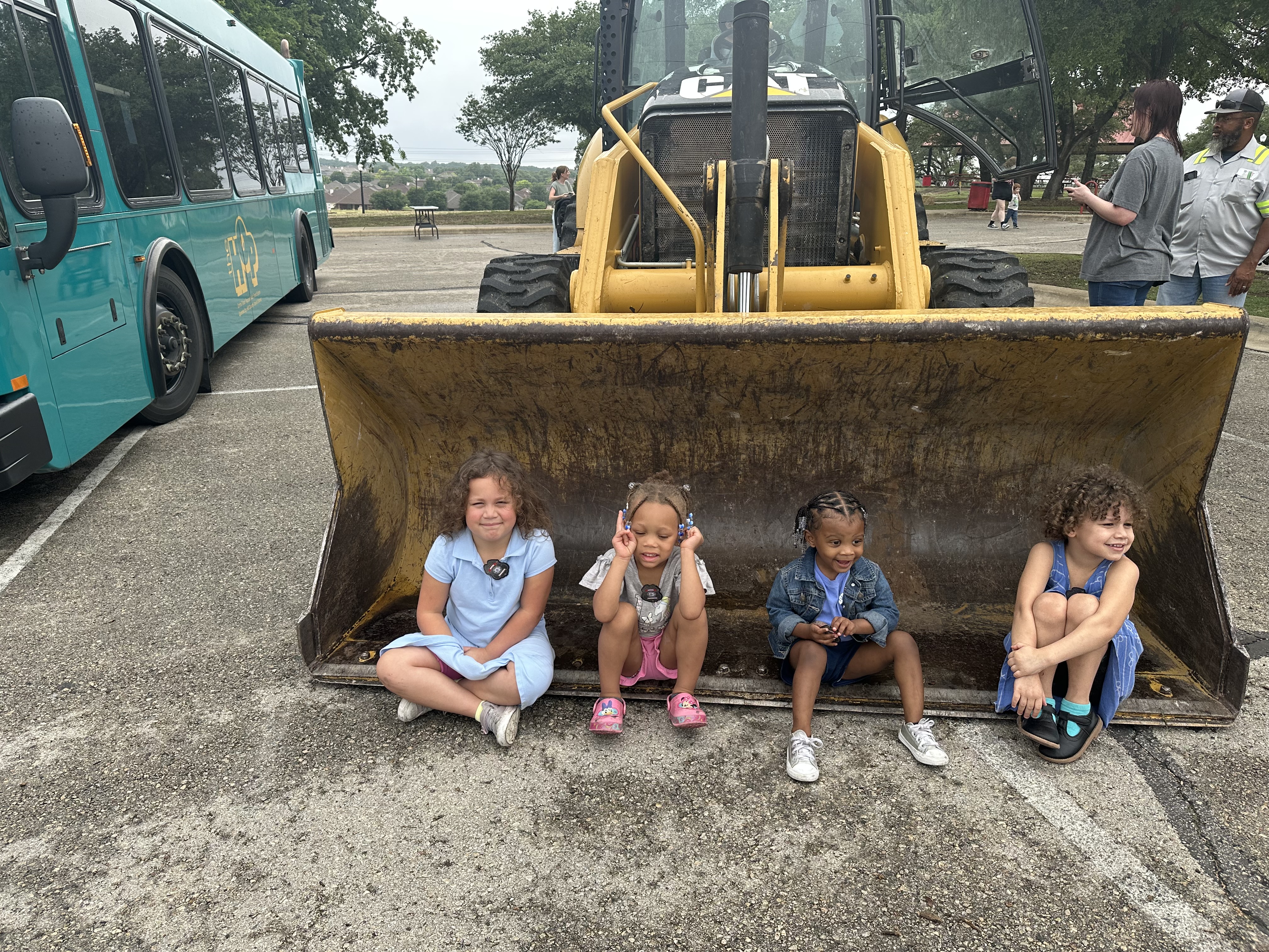 Small Kids's Big Imagaination Logo