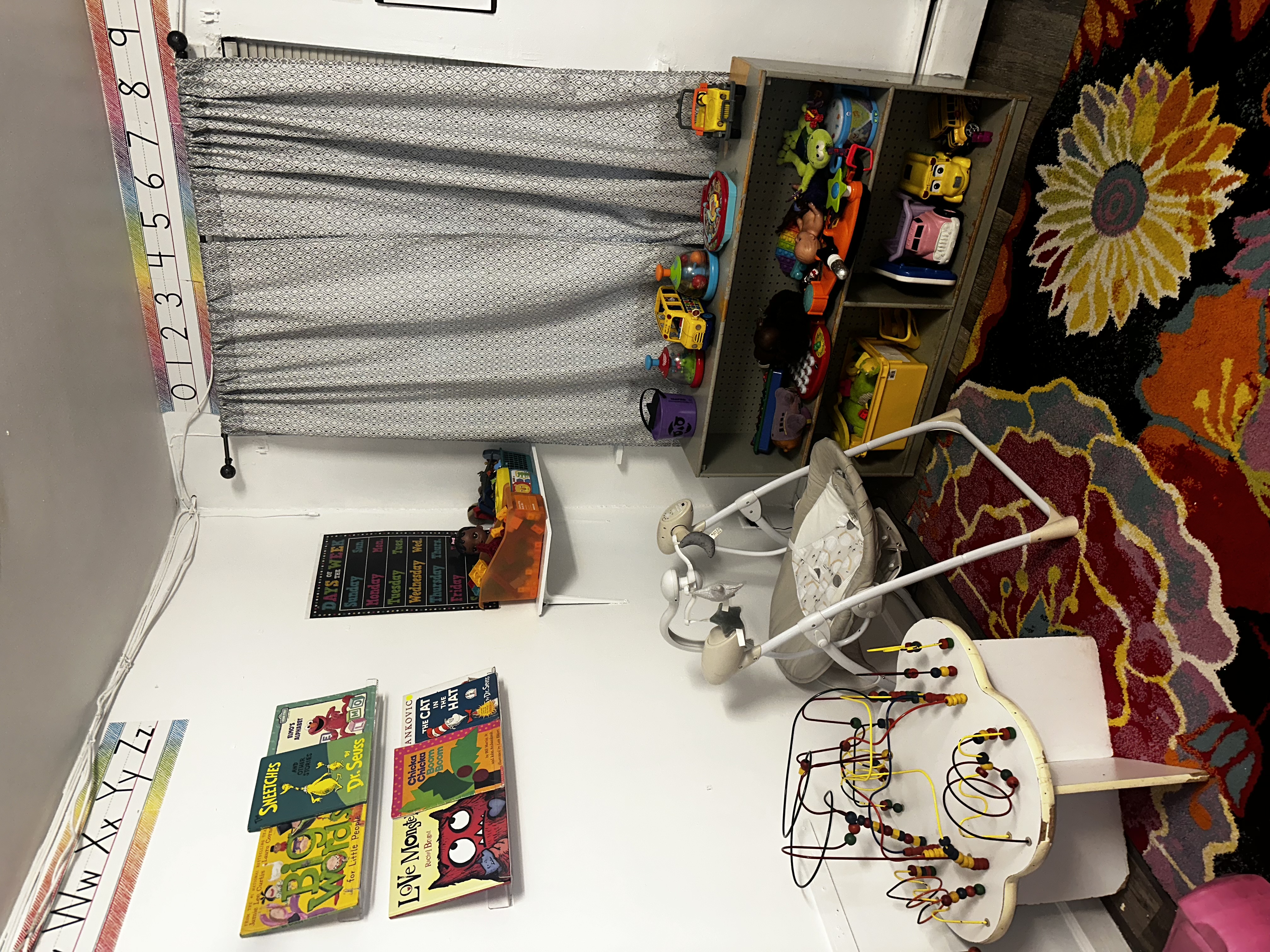 Wright, Carlene /dw Daycare  Logo